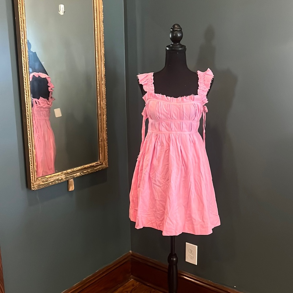 Pretty in Pink! New with tags! Creamon